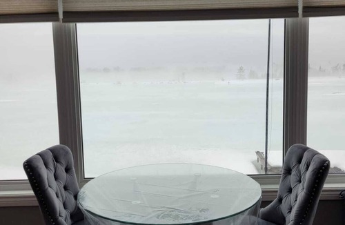 Washago Cottage | Magnificent Lakefront Modern Cottage