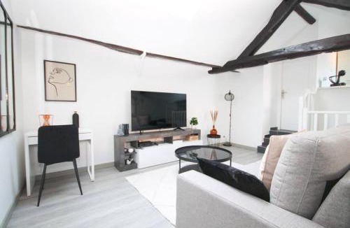 Pierrefitte-sur-Seine Apartment | Magnifique Appart Cosy Tram 4pers Gare Wifi