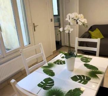 La Courneuve House | Maison accueillante à La Courneuve avec jardin clôturé