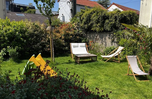 Les Lilas House | Maison Avec Jardin en Ville