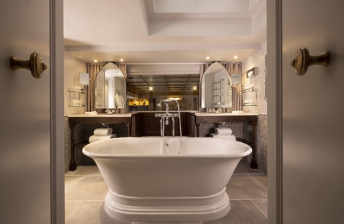 Saint-Germain-des-Pres House | Maison Cardinal Furstemberg - Top of the range services - Saint Germain des Près