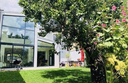 Suresnes House | Maison Climatisée Avec Grand Jardin aux Portes de Paris