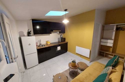 Stains House | Maison de Charme, Paris, Stade de France