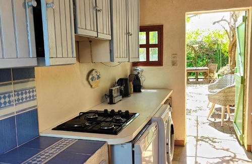 Aleria House | Maison de vacances avec grande piscine près de la mer