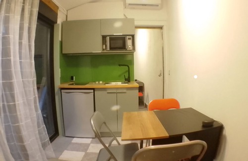 Villejuif House | Maison en Centre Ville, Avec Jardin, 6 Personnes, Métro, Tram, bus