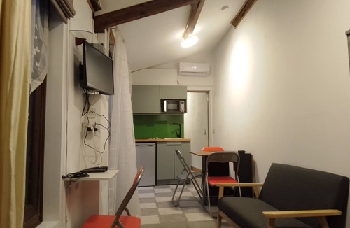 Villejuif House | Maison en Centre Ville, Avec Jardin, 6 Personnes, Métro, Tram, bus
