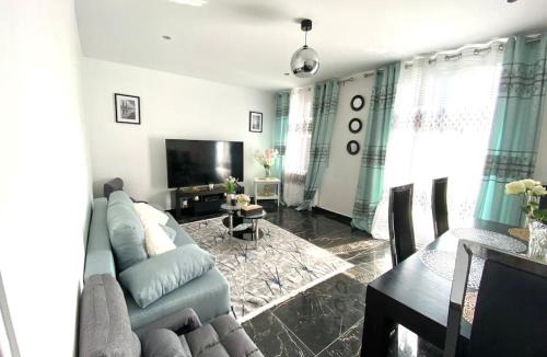 Montfermeil House | Maison Lumineuse et Moderne Paris Disney