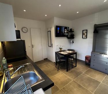 Bobigny House | Maisonnette 2 pers tout confort près de Paris