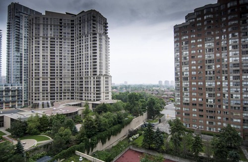 Downtown Mississauga Condo | Maplewood Suites - Grand Ovation, Square One