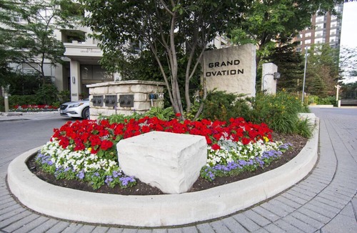 Downtown Mississauga Condo | Maplewood Suites - Grand Ovation, Square One