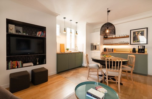 4th Arrondissement Apartment | Marais 2BR/2BA with AC, up to 4 guests