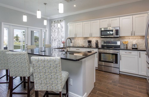 Esprit House | MARCH LAST MINUTE AVAILABLE!