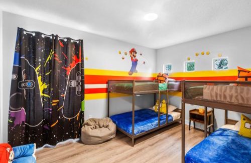 Lake Davenport Estates House | Mario Manor Heated Pool King Bed Game Room Near Disney