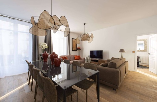 Strasbourg -Saint-Denis Apartment | Martin's Door, 5BR/3BA, 10 people