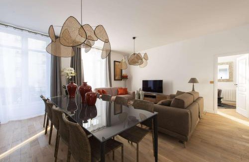 Strasbourg -Saint-Denis Apartment | Martin' s Door