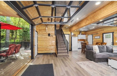 Priest River Cabin | Marvelous 3-bedroom cabin located on beautiful Priest River