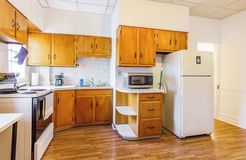 Bloomfield Apartment | Mathilda Street Trio - The Lodge with King Bed