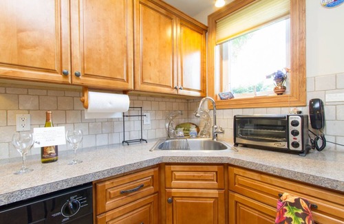 Mattituck Apartment | MATTITUCK #1 Winery and Beach Town !