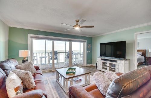 Melbourne Beach Apartment | Melbourne Beach Oceanfront Condo with Pool Access!