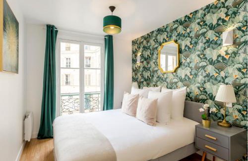 8th Arrondissement Apartment | Merveil Family Suite - Champs Elysees - Roosevelt