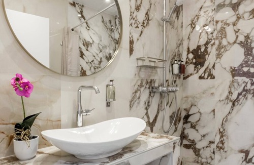 Quartier Sainte-Avoye Apartment | Merveil -Luxury Serviced Apartment-Saint Martin II