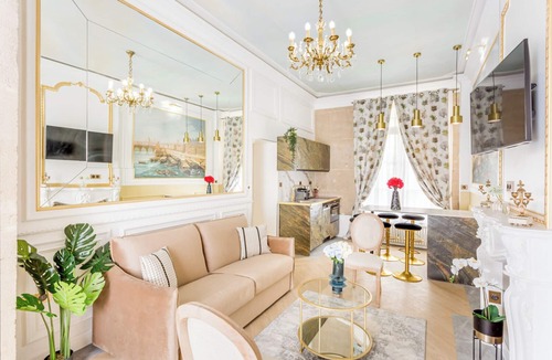 8th Arrondissement Apartment | Merveil -Luxury Suite -Champs Elysees-Haussmann II