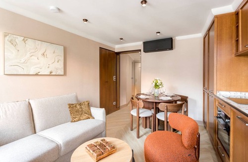 Quartier du Faubourg-Montmartre Apartment | Merveil - Luxury Suite - Louvre - Bourse I