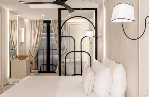 7th Arrondissement Apartment | Merveil - Signature Suite -Tour Eiffel- Grenelle I