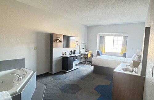 Mansfield Hotel | Microtel Inn & Suites by Wyndham Mansfield