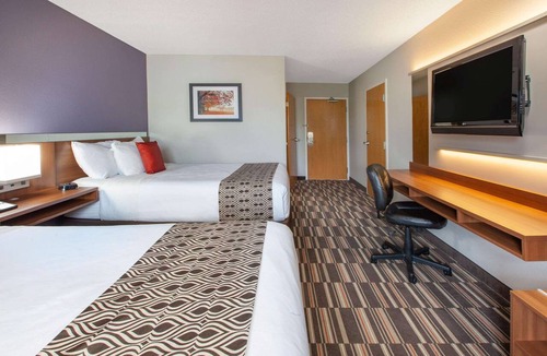 South Hills Hotel | Microtel Inn & Suites by Wyndham Pittsburgh Airport