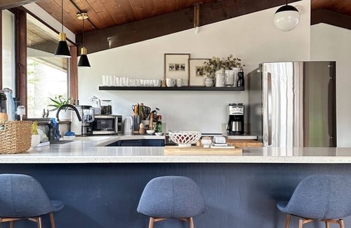 Lewisboro House | Mid- Century Modern getaway - only 1hr from the city!