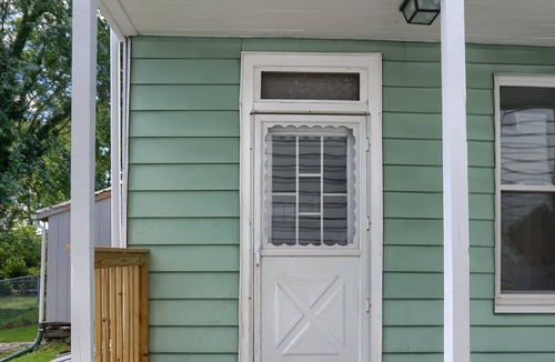 Hummelstown House | Mid Term rental : Cozy Queen Bedroom