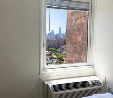 Rose Hill Apartment | Midtown East Waterfront Stay