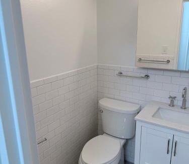 Rose Hill Apartment | Midtown East Waterfront Stay