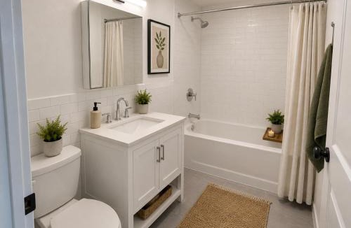 Rose Hill Apartment | Midtown East Waterfront Stay