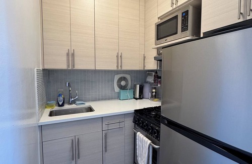 Midtown South Apartment | Midtown Park Ave Charming Chrysler View Corner Studio