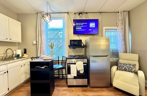 Harrisburg Apartment | Midtown Studio w/Bath & Kitchen- Walk To Restaurants & Nightlife!