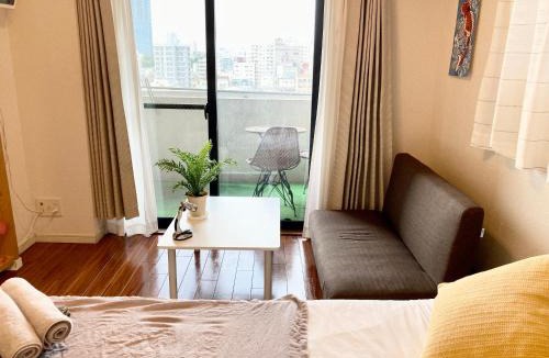 Kabukicho Apartment | MIKO'S APT Iconic Shinjuku, lively Skyscraper view Tokyo, 10th fl, 3mins to Station 新宿 大久保のマンションで暮らす 駅チカ高層眺望 東京を楽しむ食べ歩き