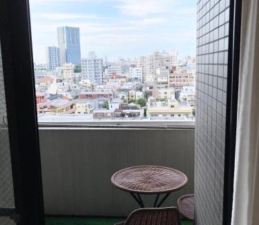 Kabukicho Apartment | MIKO'S APT Iconic Shinjuku, lively Skyscraper view Tokyo, 10th fl, 3mins to Station 新宿 大久保のマンションで暮らす 駅チカ高層眺望 東京を楽しむ食べ歩き