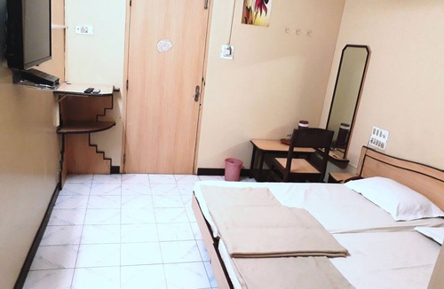 Girgaon House | Milan Guest House