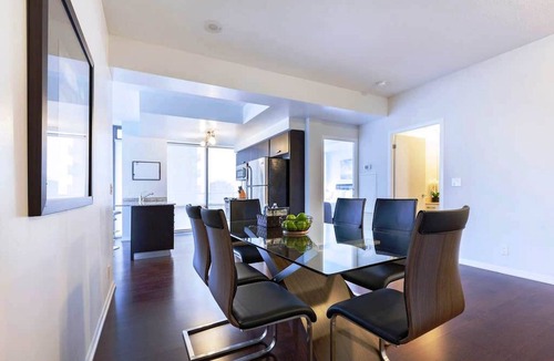 Bay Cloverhill Condo | Million Dollar MASSIVE 2 bedroom 2 bathroom Plus Den Bay St. Condo, FREE Parking
