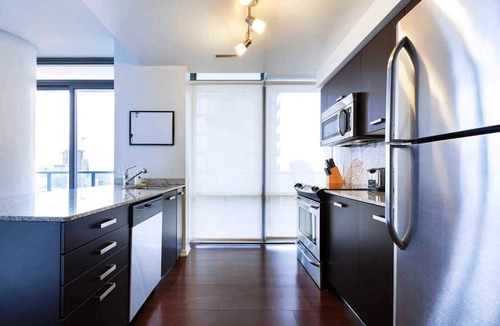 Bay Cloverhill Condo | Million Dollar MASSIVE 2 bedroom 2 bathroom Plus Den Bay St. Condo, FREE Parking