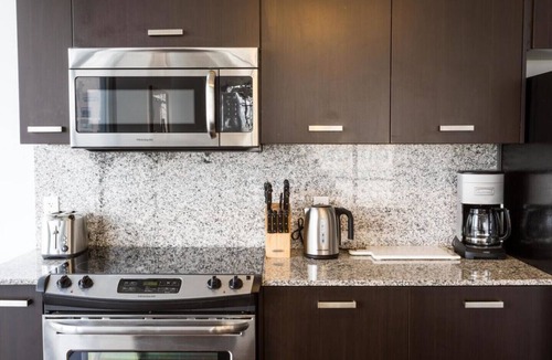 Bay Cloverhill Condo | Million Dollar MASSIVE 2 bedroom 2 bathroom Plus Den Bay St. Condo, FREE Parking