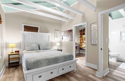 Lake Weldona House | Mills Cottage by the Little Lake