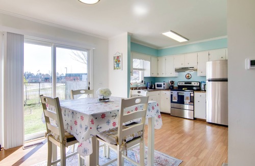 Milton House | Milton Townhouse ~ 9 Mi to Delaware Bay!