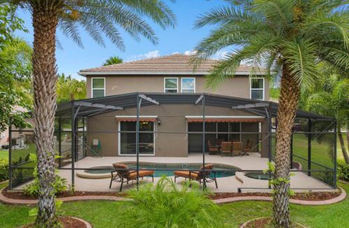 Calabria Villa | Mini Cinema in Villa Pool Near Disney