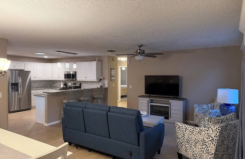 Belvedere House | MINS to LAKE SUMTER LANDING! Patio Villa-Near Shopping…GOLF CART INCLUDED⛳️