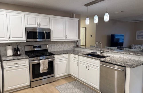 Belvedere House | MINS to LAKE SUMTER LANDING! Patio Villa-Near Shopping…GOLF CART INCLUDED⛳️