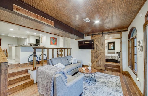 Tougaloo House | Mississippi Retreat w/Hot Tub, Deck & Lake Views!
