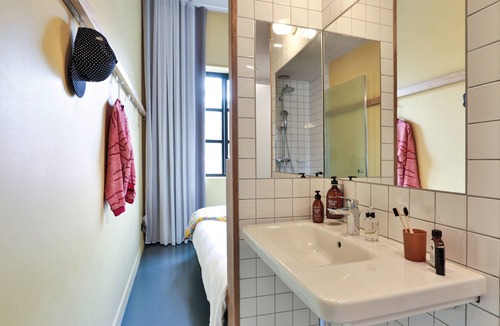 Les Puces de Saint-Ouen Hotel | Mob Hotel Paris les Puces